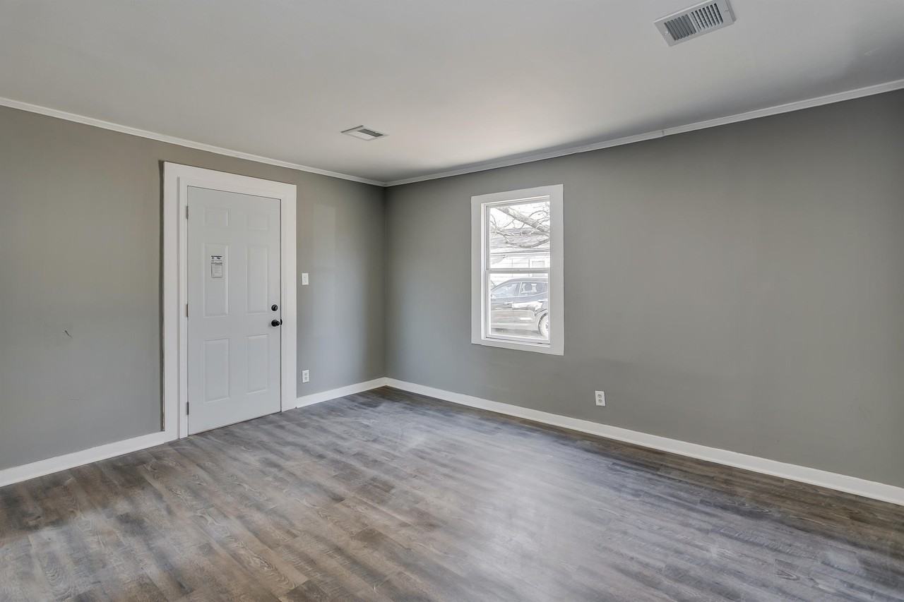 4317 Bayley - Photo 3 of 9