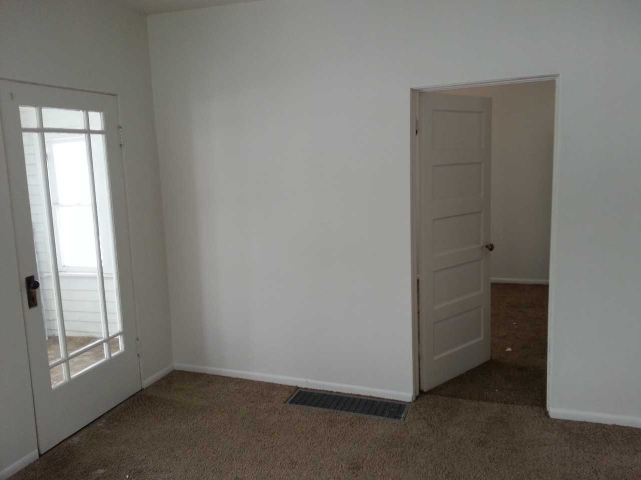 309 College Street Southeast #1 - Photo 2 of 18