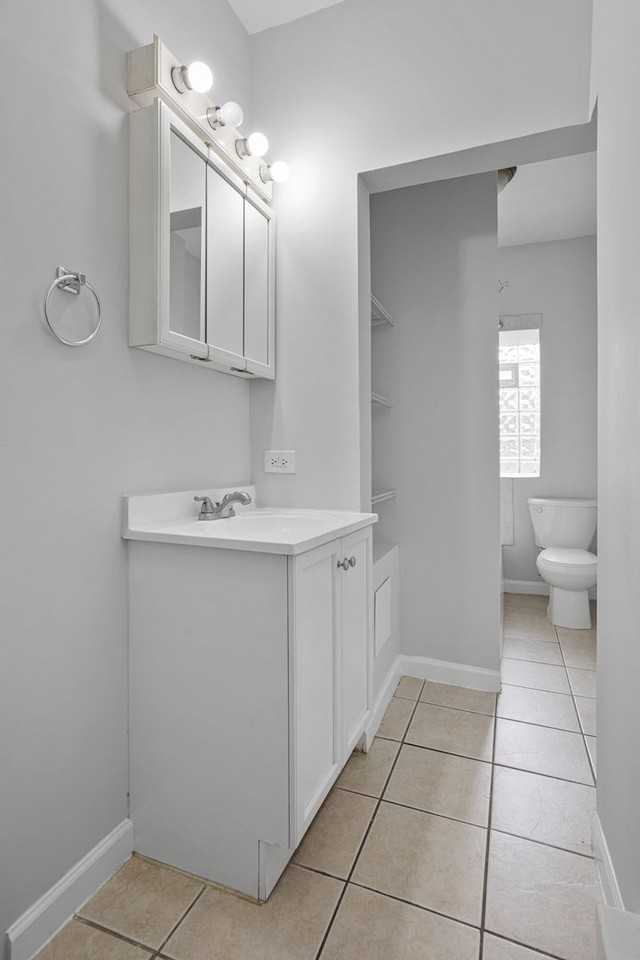 4555 N Malden St - Photo 7 of 33