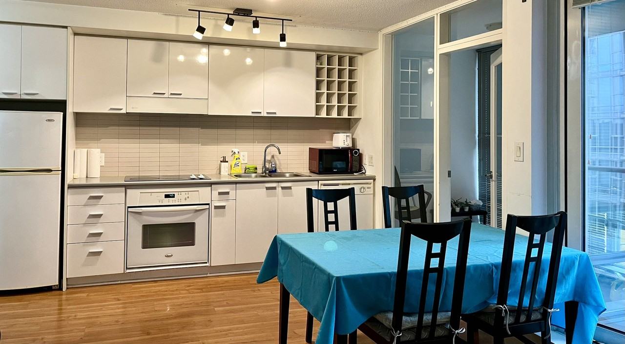 111 West Georgia Street #705 - Photo 2 of 11