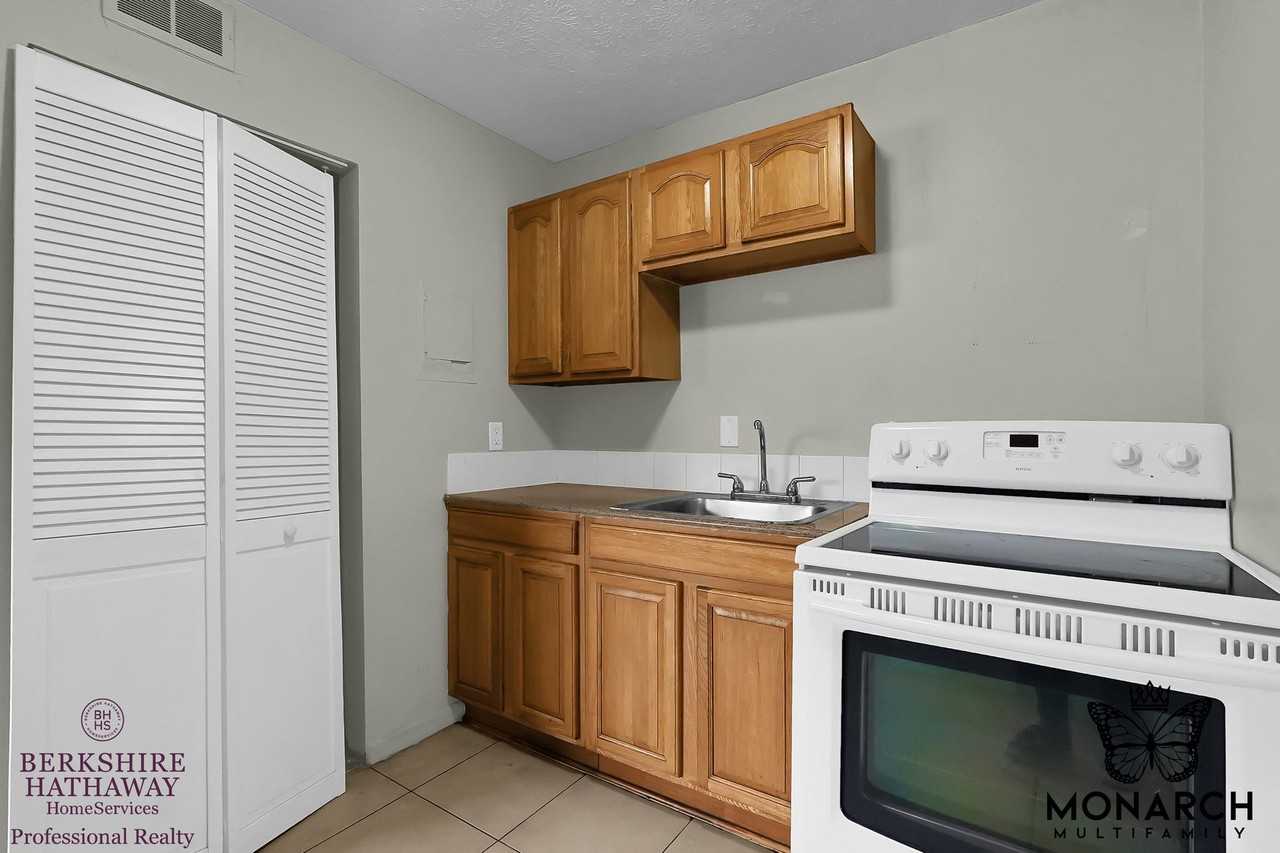 Studios and 1 Bedrooms Affordable Housing Apartment - Photo 3 of 41