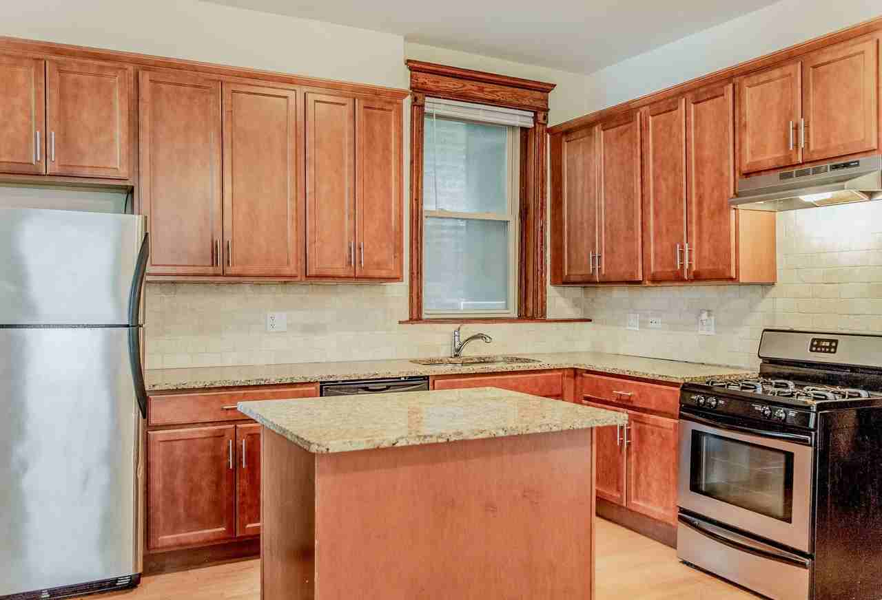 849-51 W. Wellington - Photo 5 of 7