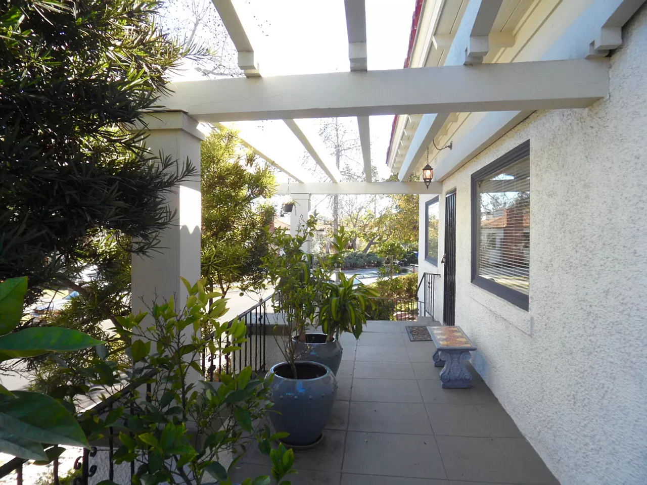 2123 Pine St - Photo 3 of 25