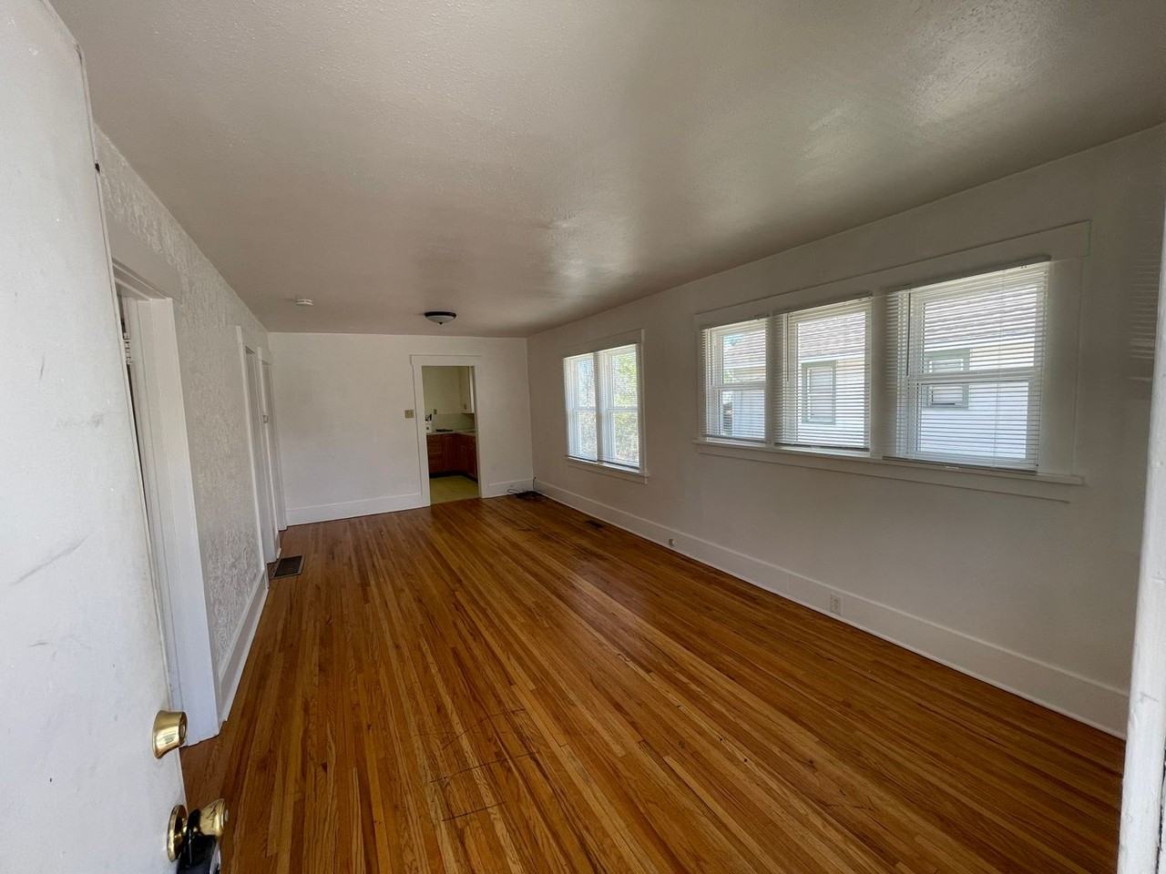 2032 9th Avenue - Photo 2 of 20