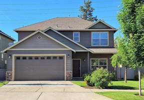 featured image of 652 Se Gleneden Pl