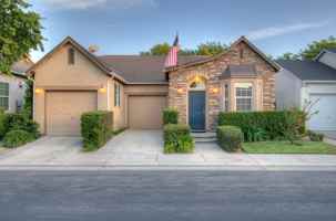 featured image of 632 W Fontaine Ln