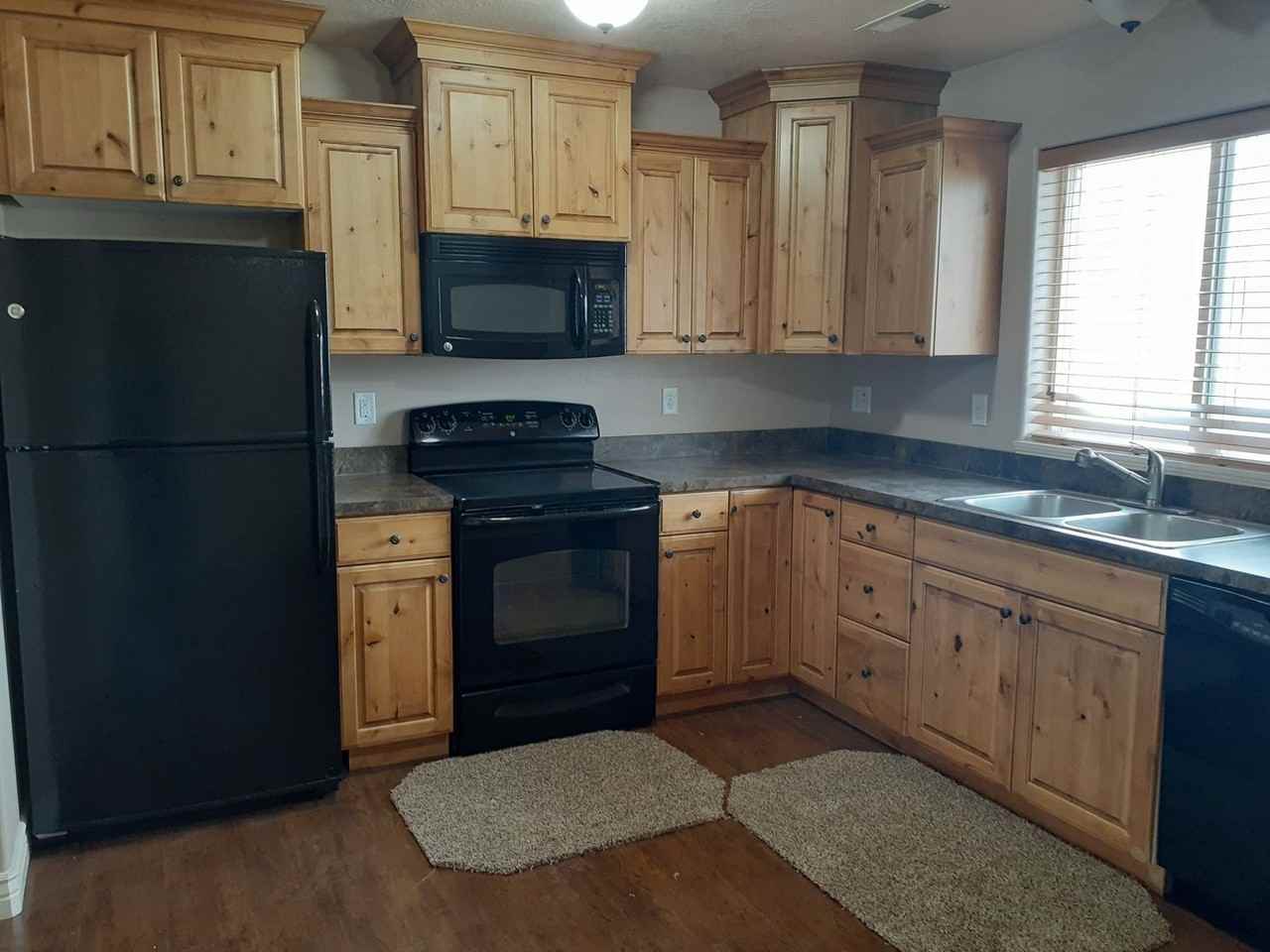 446 W 6th S - Photo 5 of 21