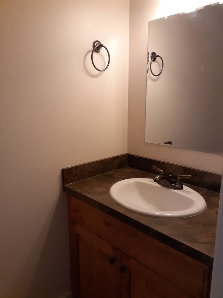 446 W 6th S - Photo 7 of 21