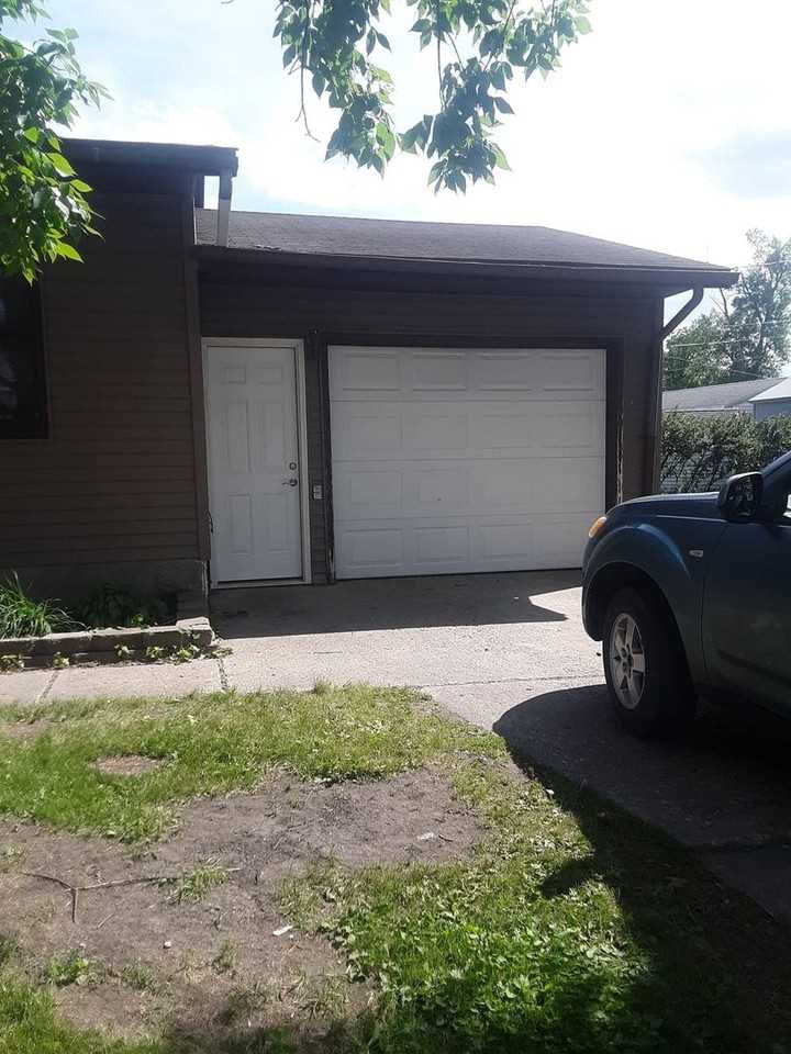 821 Wisconsin Ave - Photo 2 of 32