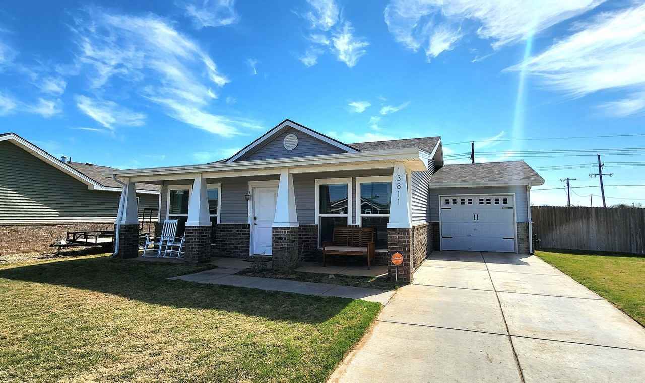 13811 Paris Ave - Photo 3 of 32