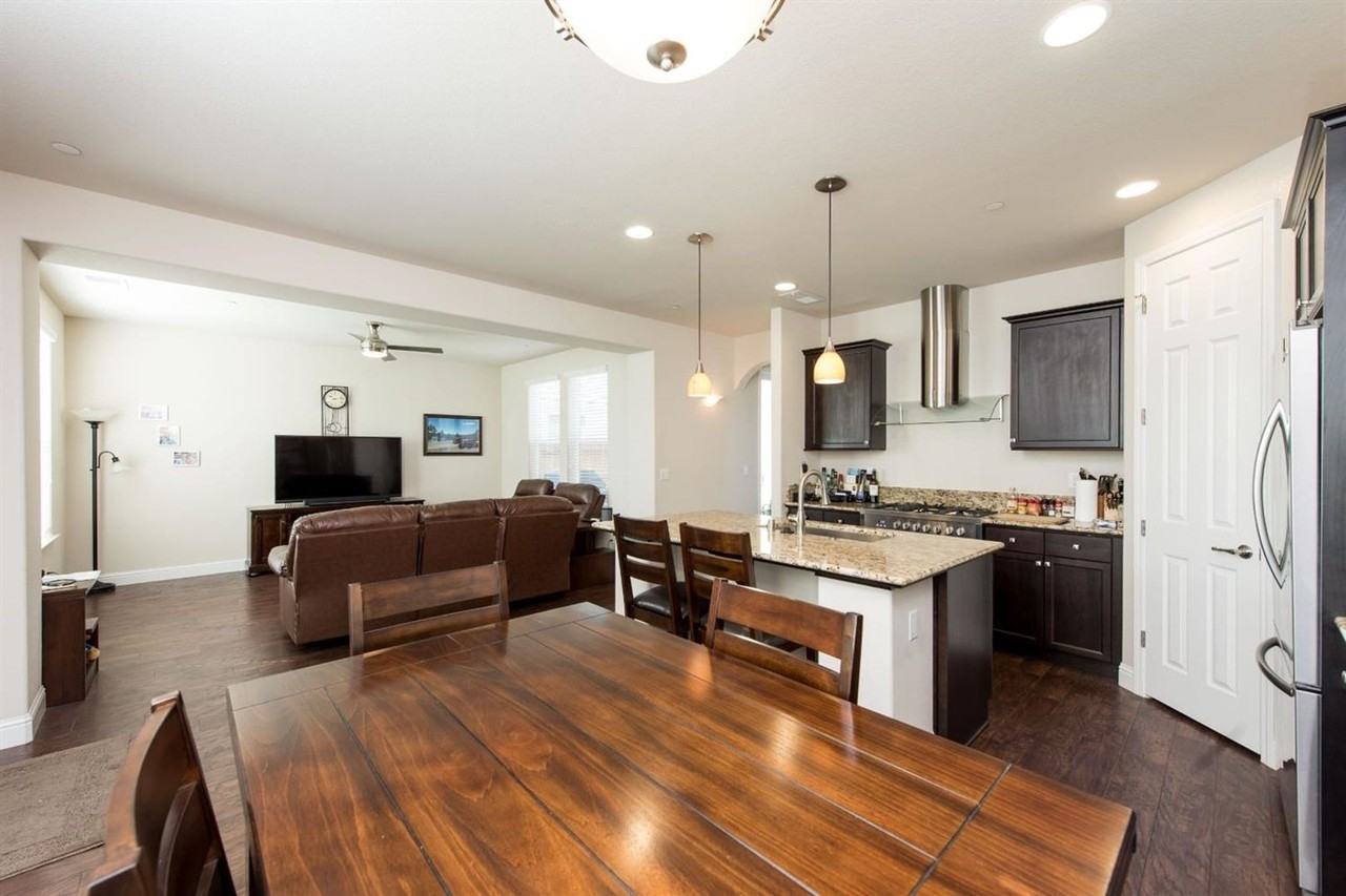 11333 N Blue Sage Ave - Photo 5 of 15