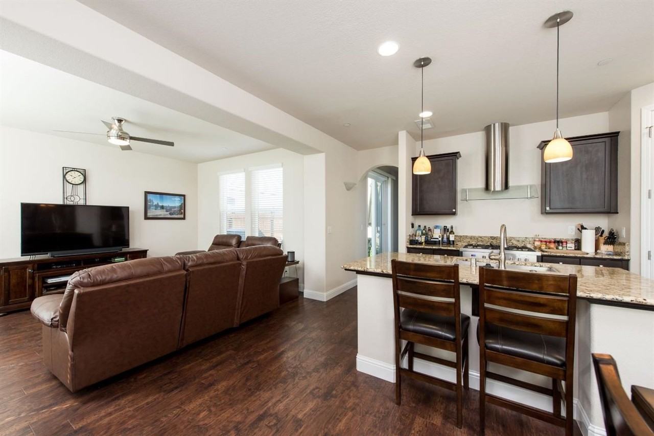 11333 N Blue Sage Ave - Photo 6 of 15