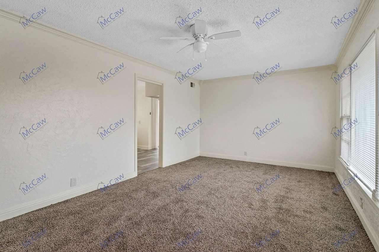 2802 Materhorn Dr - Photo 2 of 14