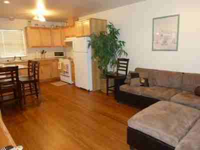 1523 Nw Juniper St #3 - Photo 3 of 11