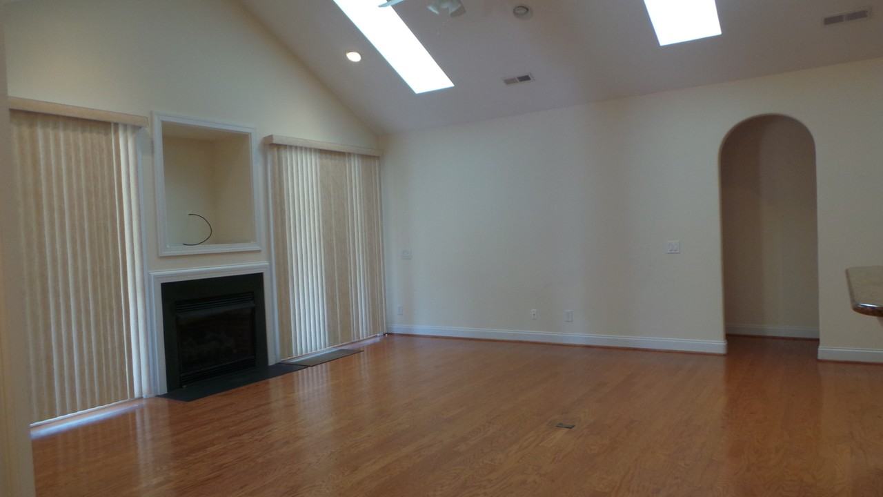 321 St Nicholas Trl - Photo 2 of 9