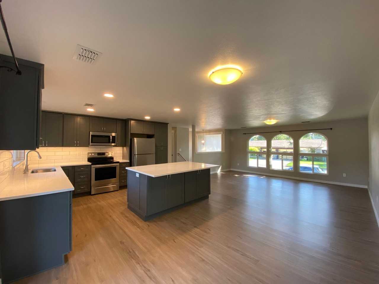 614 W Jay Ave - Photo 3 of 26