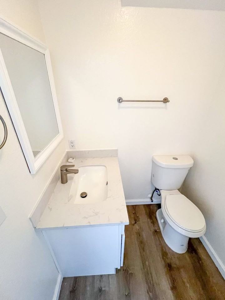 1458 W Latimer Ave - Photo 3 of 19