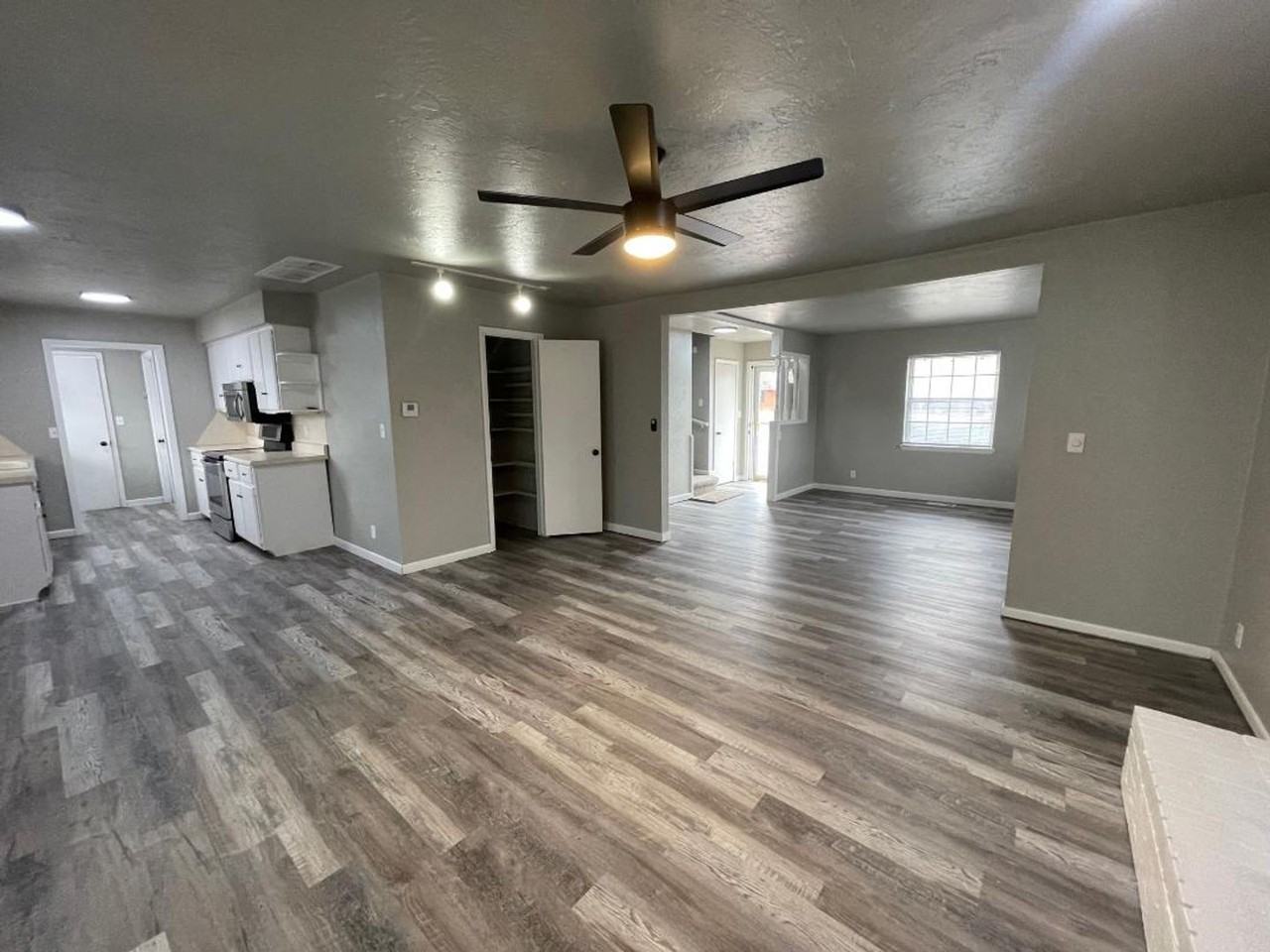 1008 Woods Ave - Photo 5 of 20