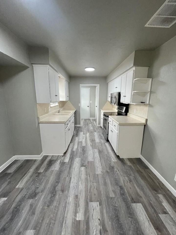1008 Woods Ave - Photo 6 of 20