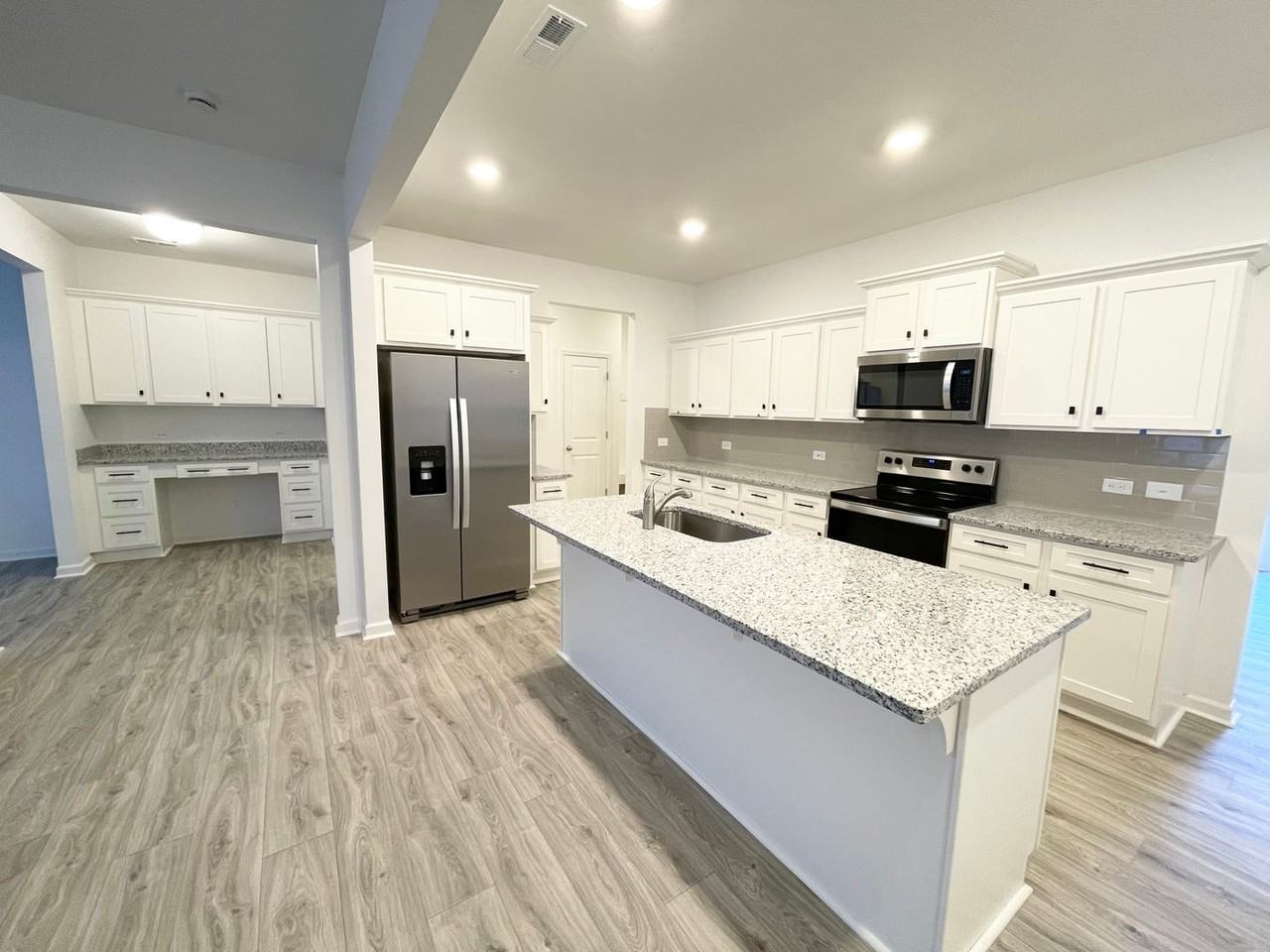 117 Gaelic Dr - Photo 2 of 16