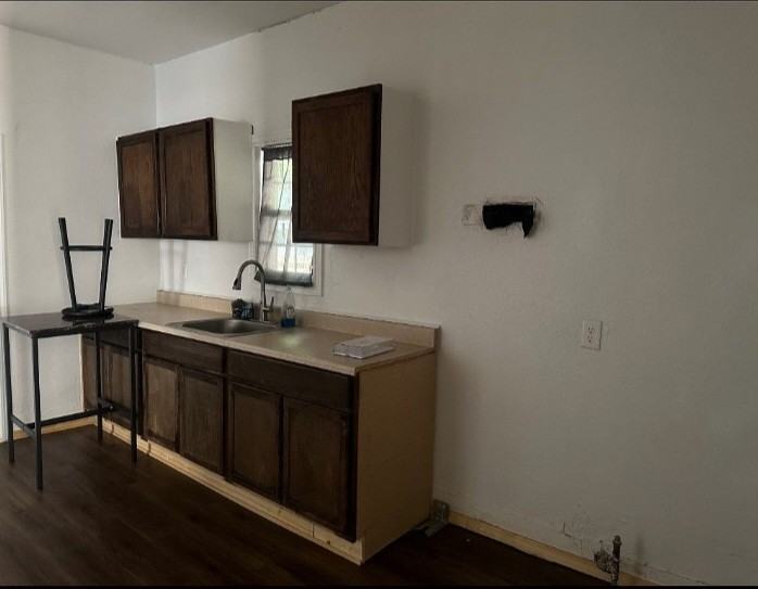 709 E Pecan St #NA - Photo 2 of 5