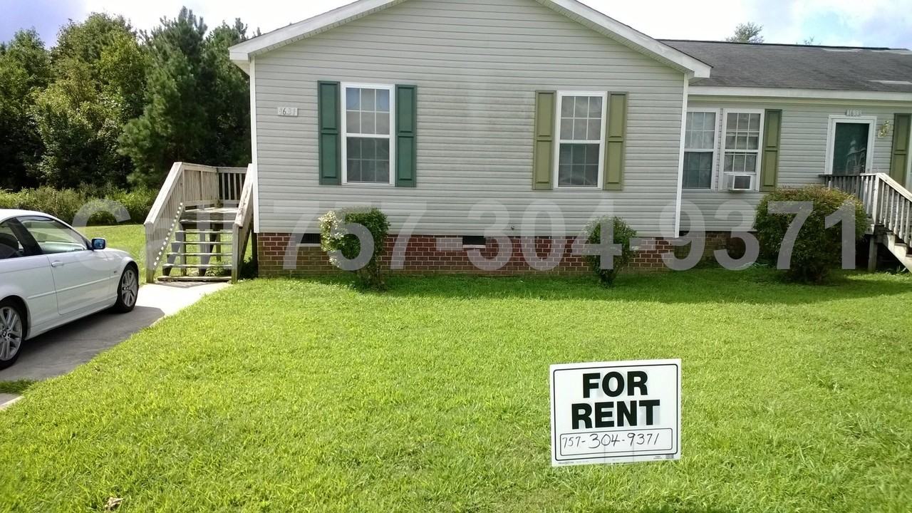 1631 Dorchester St - Photo 2 of 6