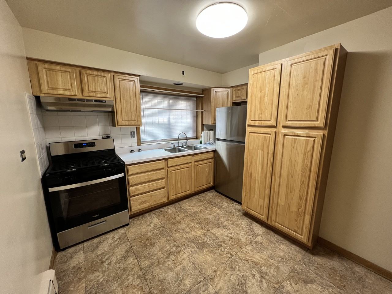 435 E 81st St #1 - Photo 4 of 10