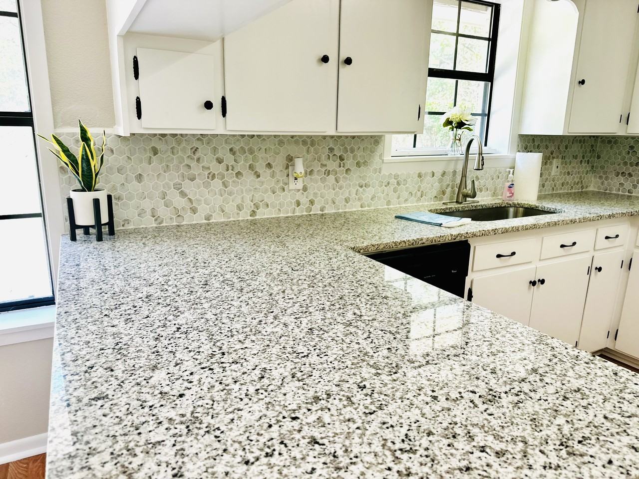300 Timpson St #NA - Photo 3 of 17
