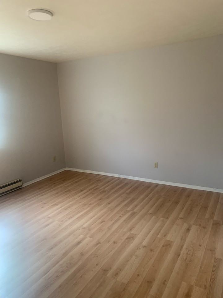 5421 Midvale Dr #4 - Photo 4 of 12