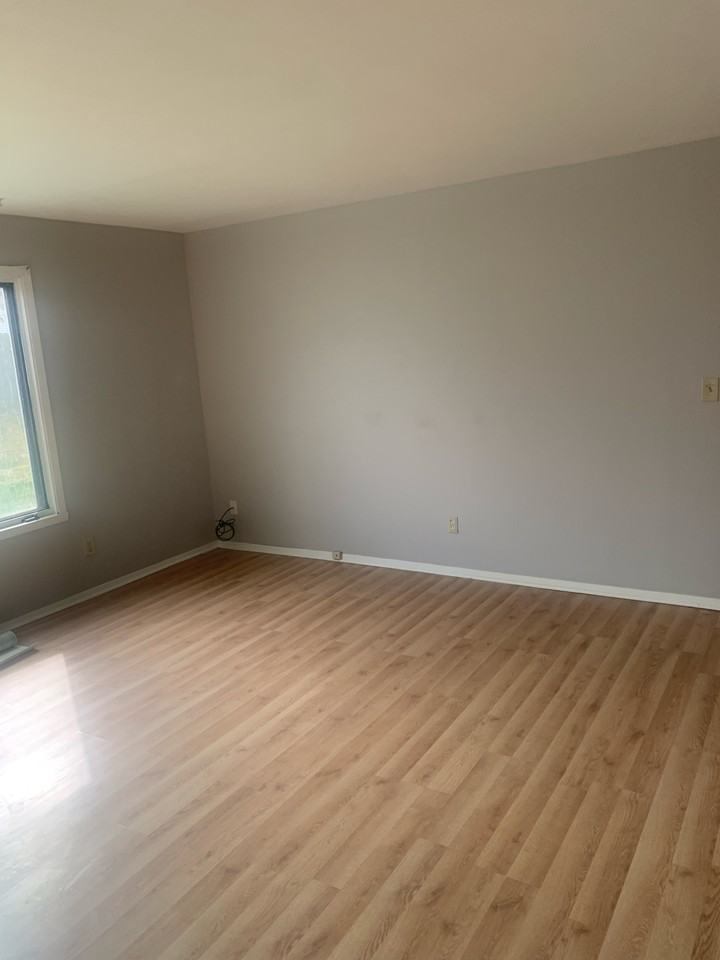 5421 Midvale Dr #4 - Photo 5 of 12