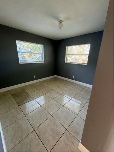 3254 Nw 13th St #1 - Photo 5 of 10