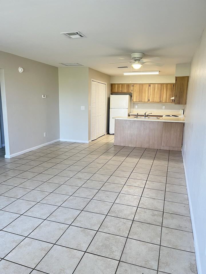 821 Northeast 8th Street #B