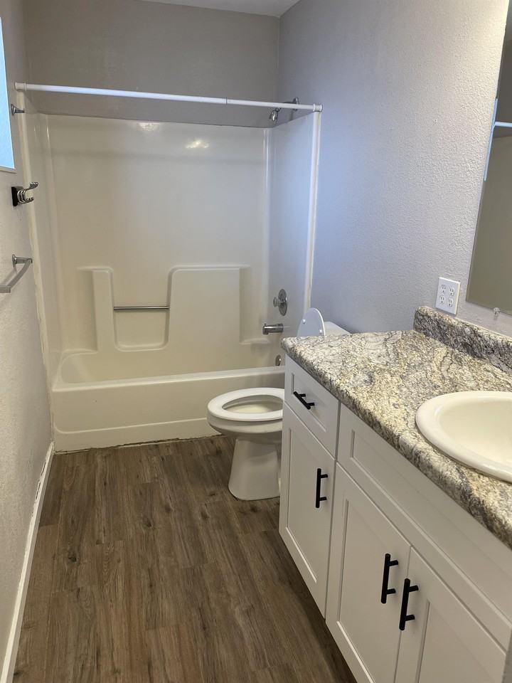 537 W Juniper #1 - Photo 2 of 18