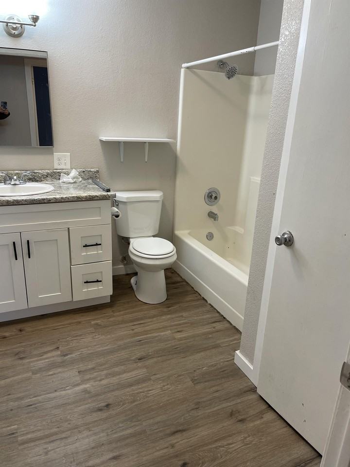 537 W Juniper #1 - Photo 3 of 18