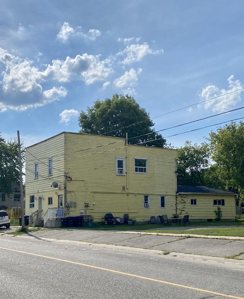 326 A-326 Talbot St #A - Photo 2 of 9