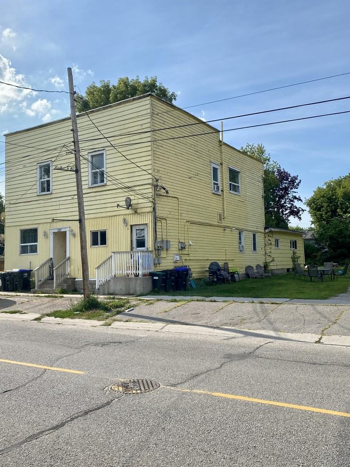 326 A-326 Talbot St #A - Photo 3 of 9