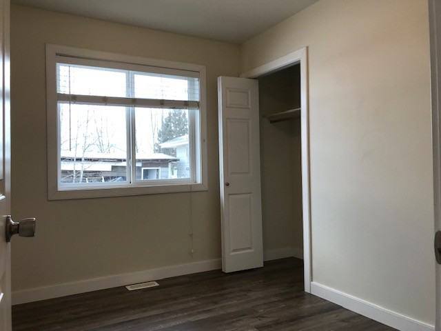 1625 99 Ave #B - Photo 4 of 14