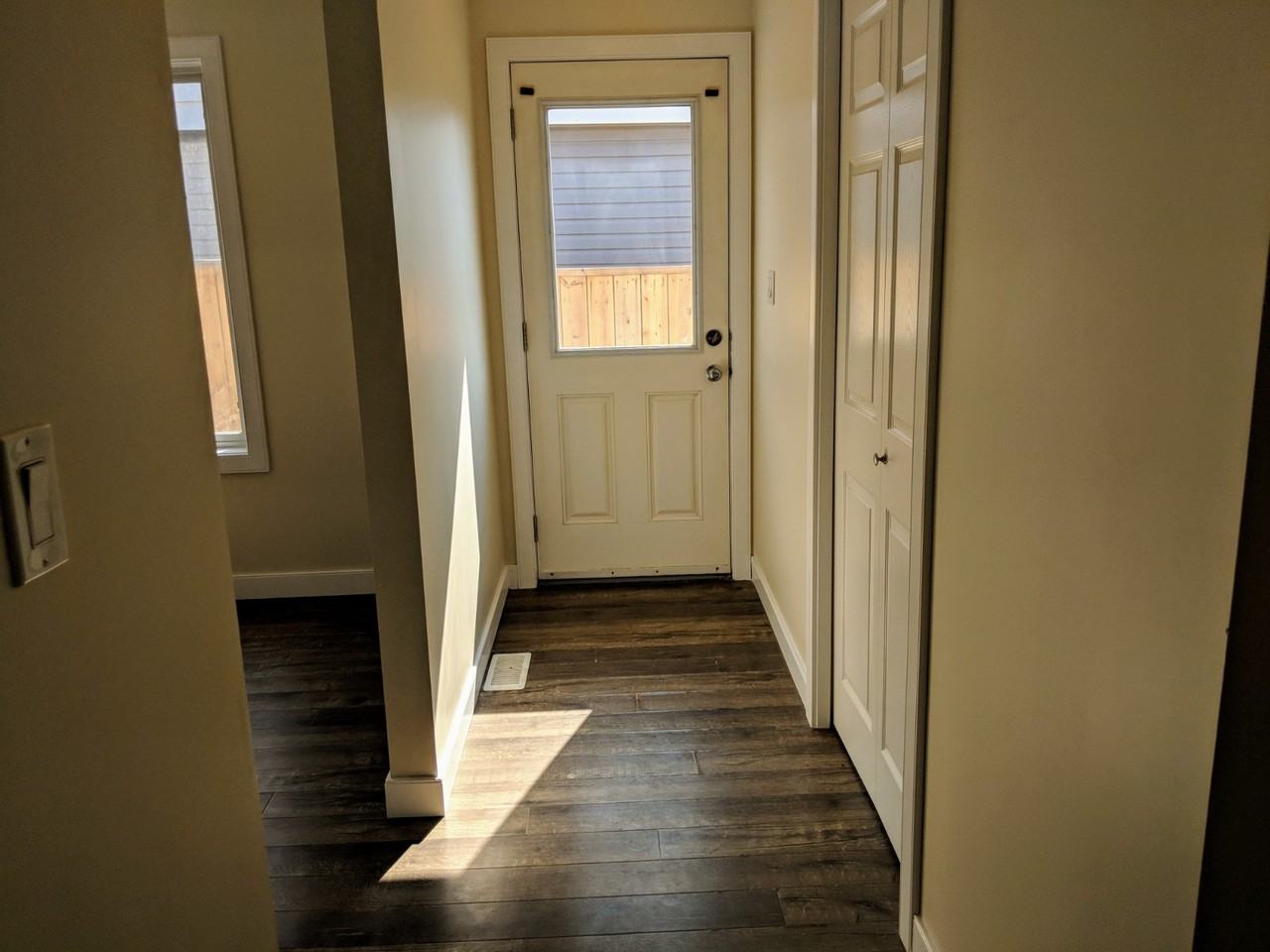 1625 99 Ave #B - Photo 6 of 14