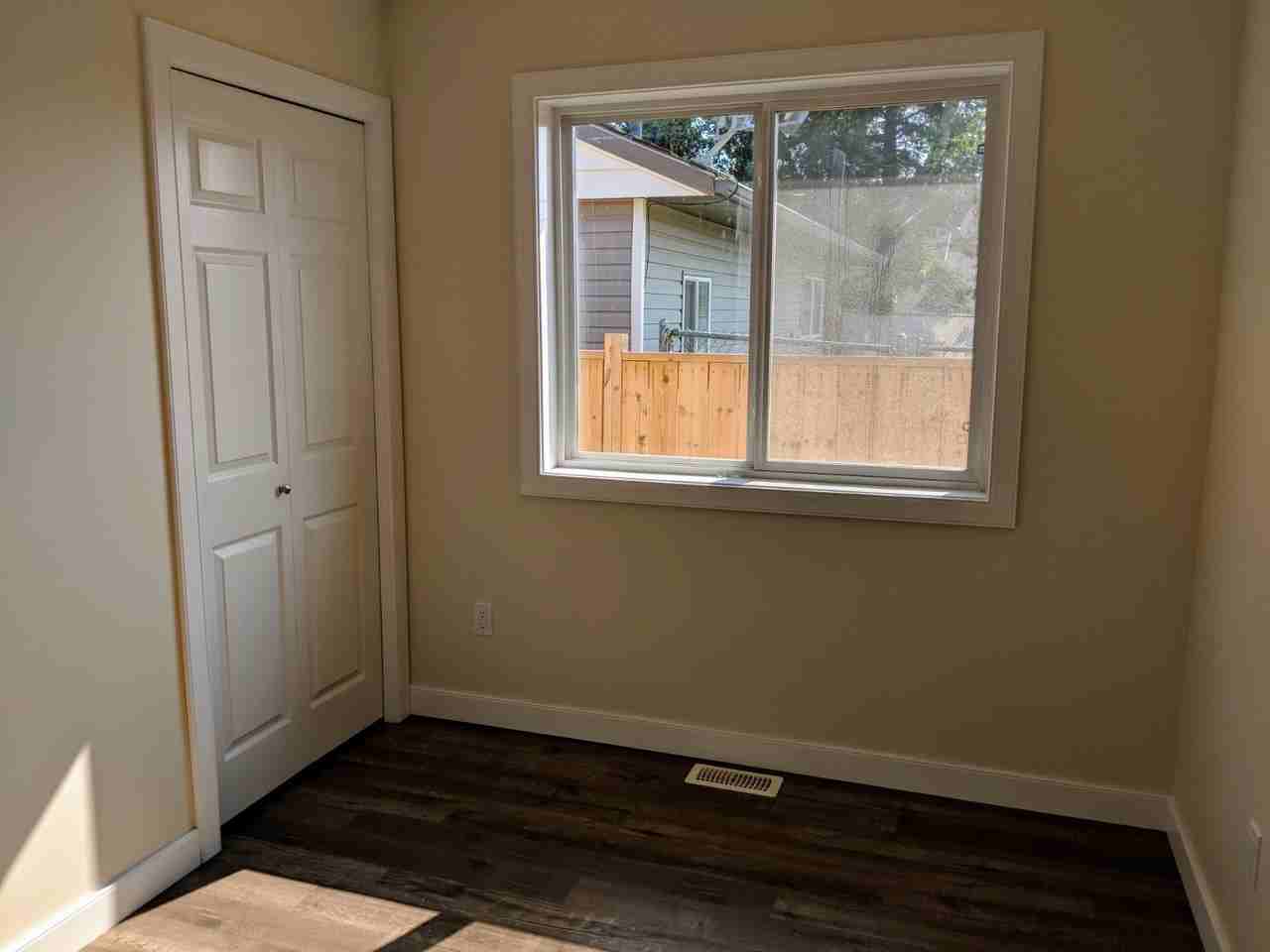 1625 99 Ave #B - Photo 7 of 14