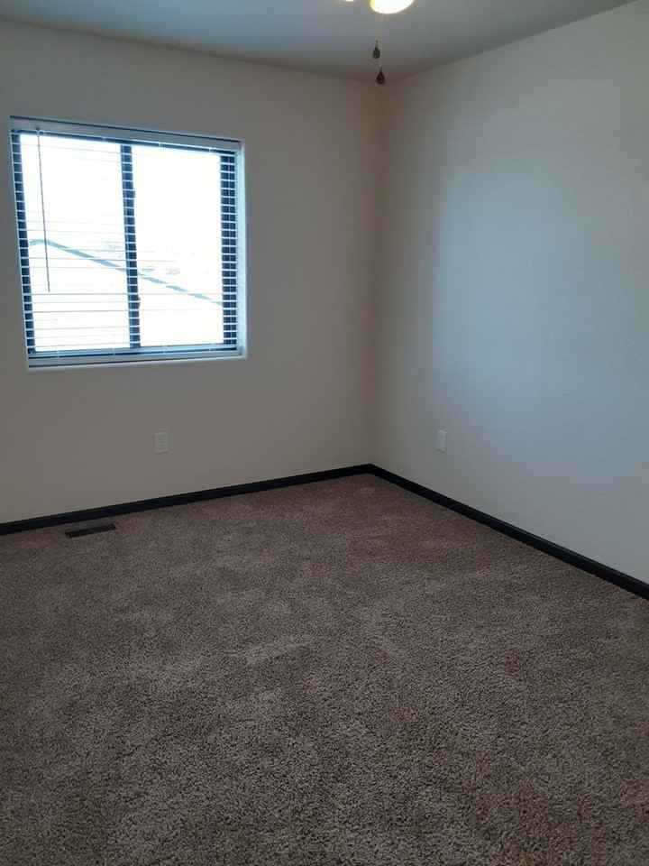 Fox Run Apartments Main - Photo 5 of 21