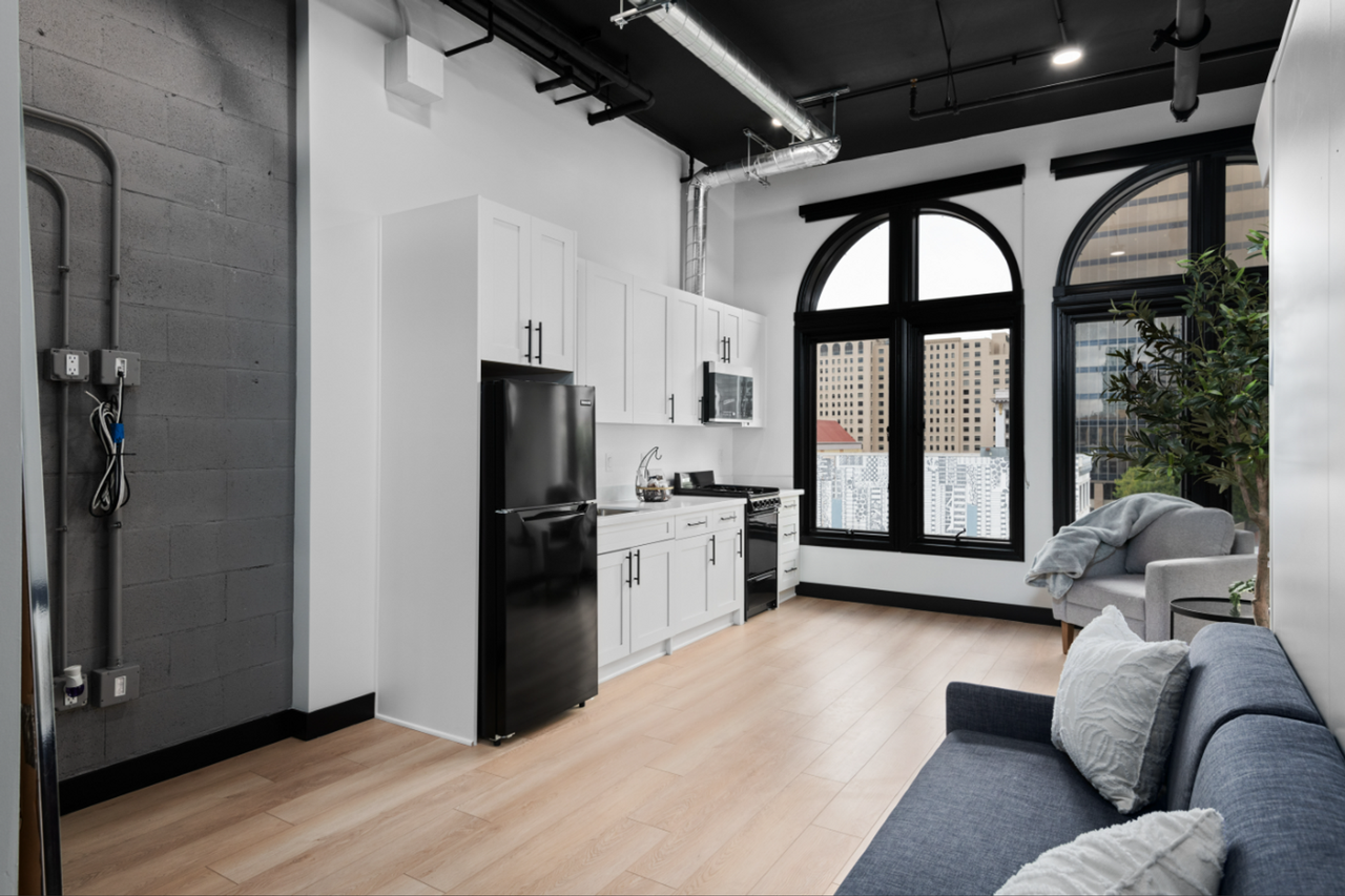HUE Gaslamp - Apartment Rentals - Photo 3 of 10