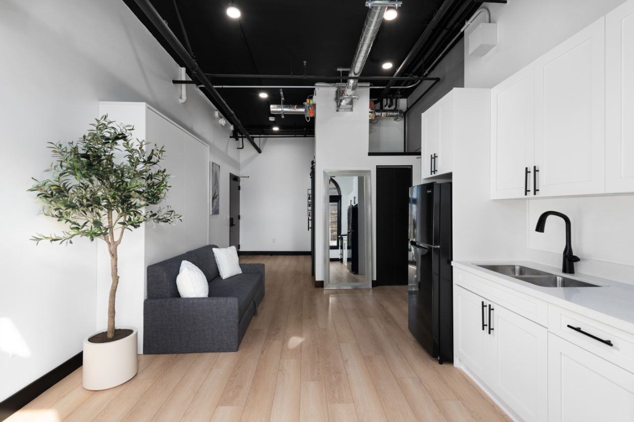 HUE Gaslamp - Apartment Rentals - Photo 6 of 10