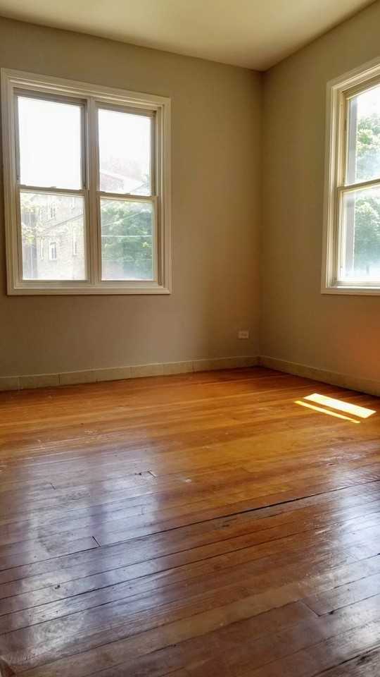 4764 N Virginia Ave #201 - Photo 2 of 6