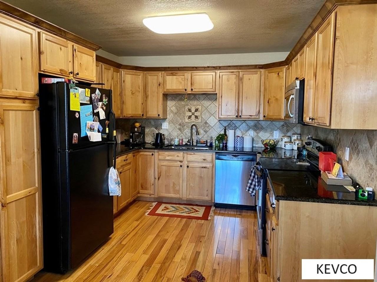 2416 Poplar Dr - Photo 5 of 17