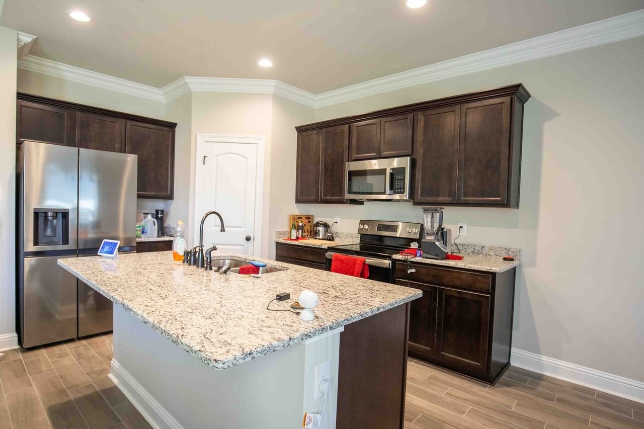 603 Ives Way - Photo 3 of 9