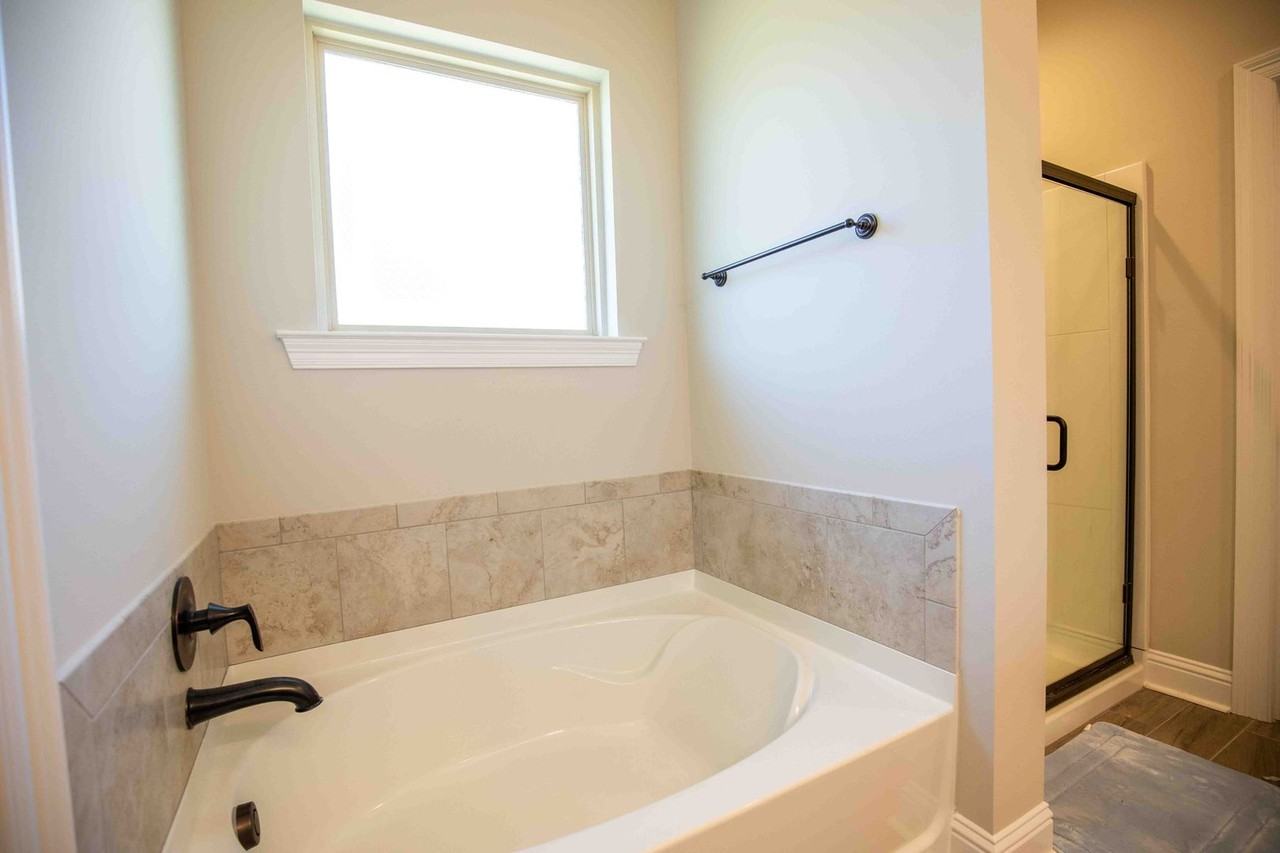 603 Ives Way - Photo 6 of 9