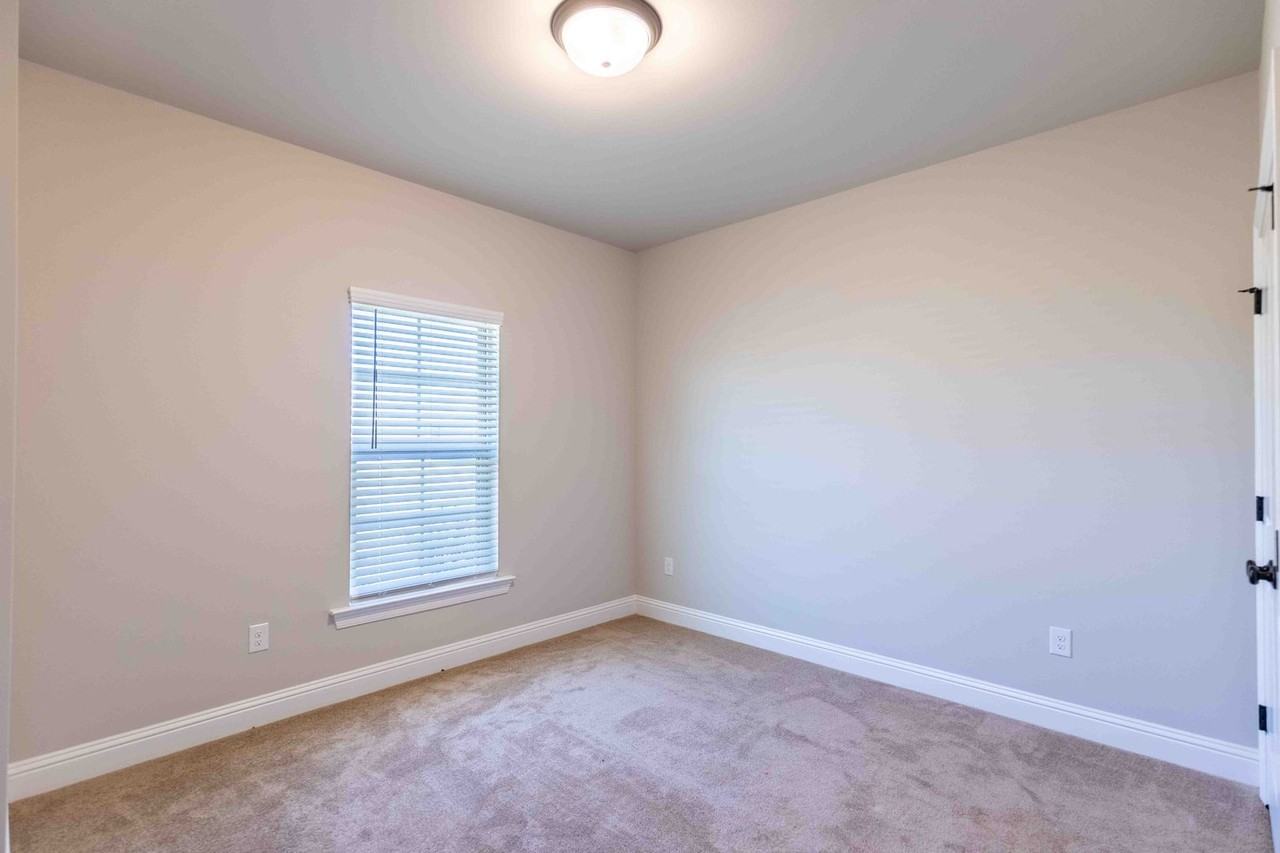 603 Ives Way - Photo 7 of 9