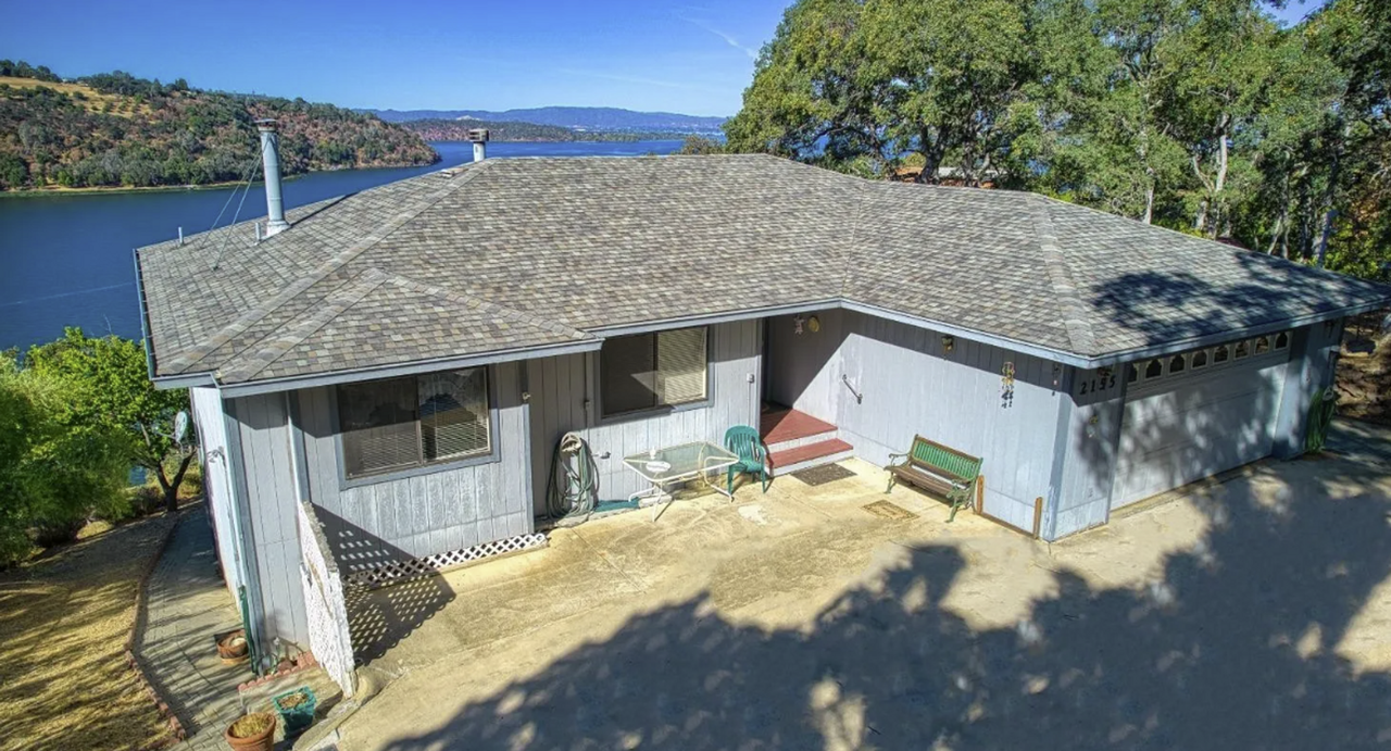 2155 Westlake Dr - Photo 3 of 7