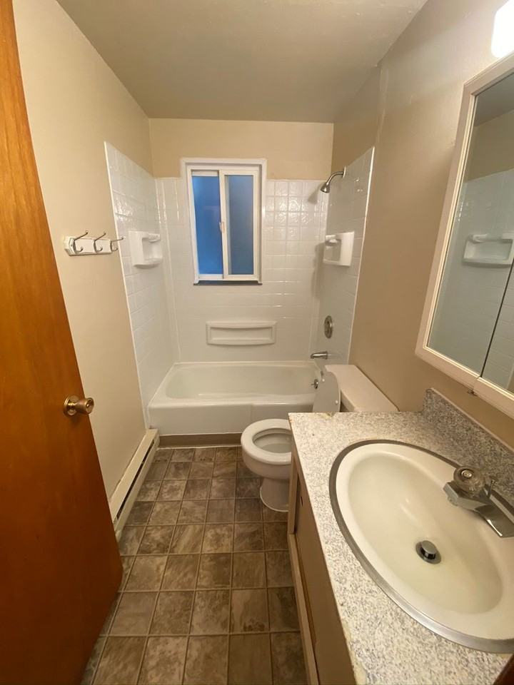 805 N 'C' St. #1-5 - Photo 7 of 14