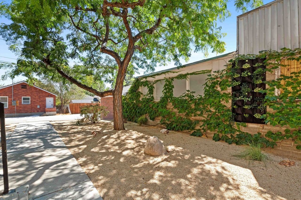 720 Lander Street - Photo 4 of 8